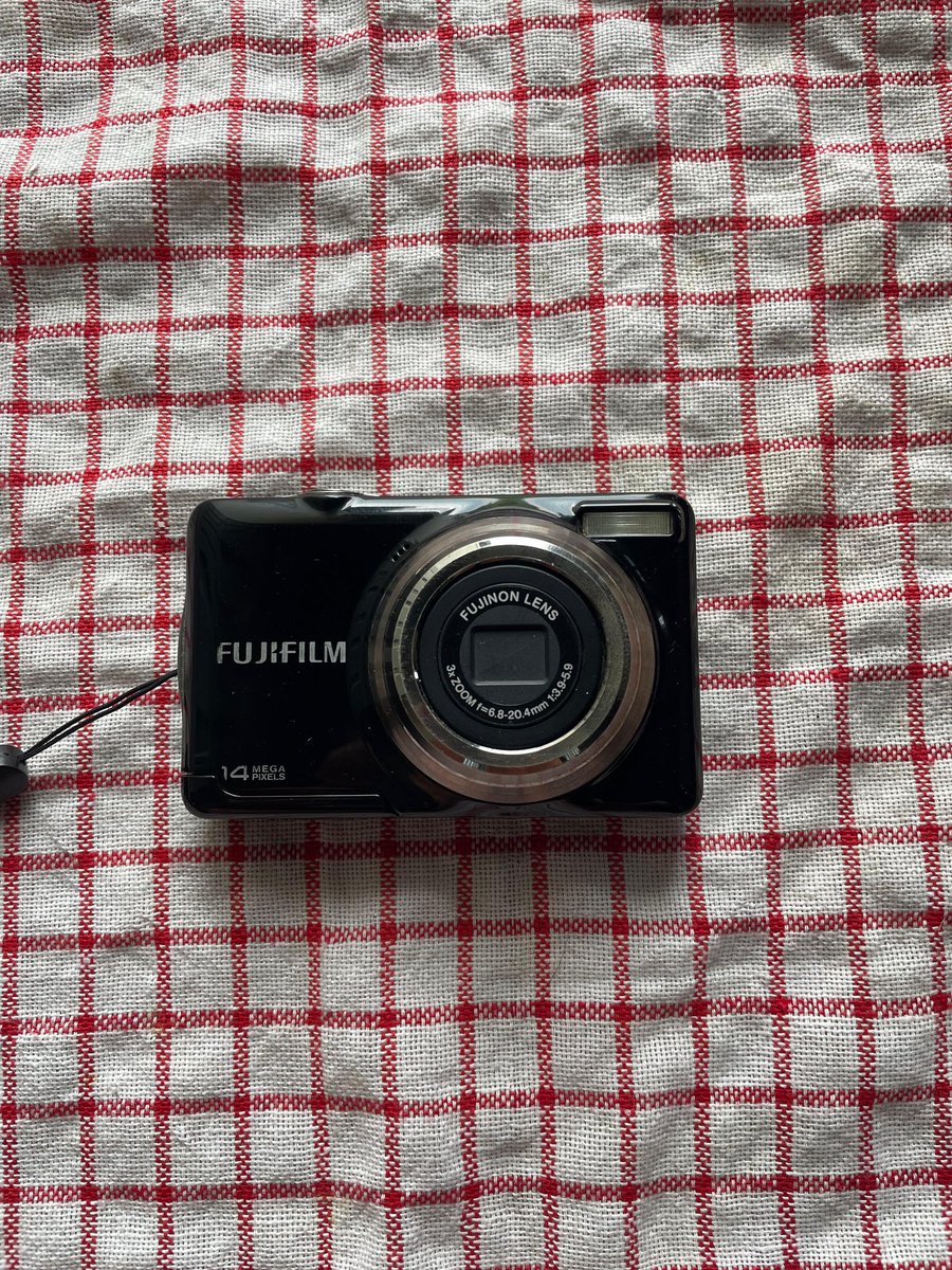 syialaan tweet media