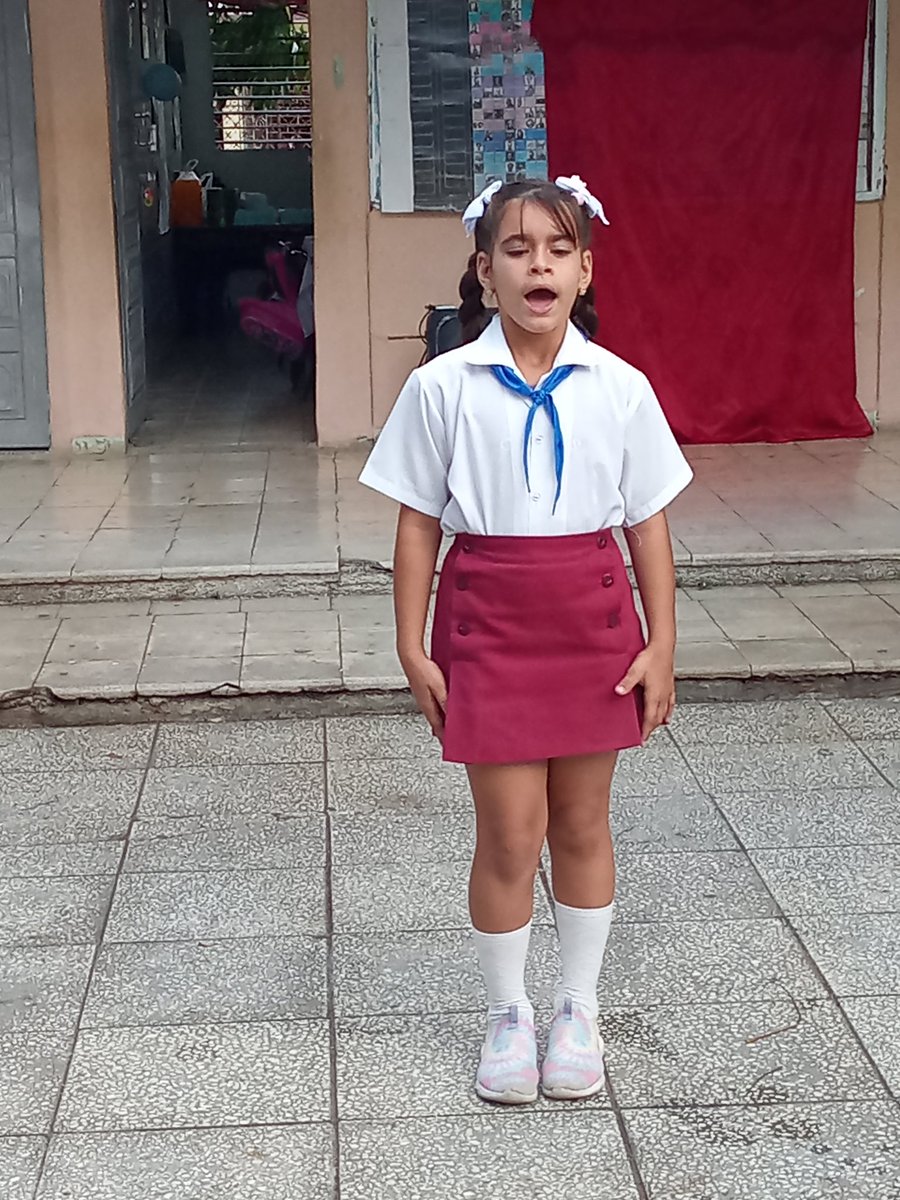 EnuRenato's tweet photo. Celebramos con entusiasmo y alegría el de 4 de abril junto a maestros, alumnos  y familia.
#yosbelima
#DMESantaClara
#EducacionSantaClara
#CubaViveEnSuHistoria
#CubaMined https://t.co/FSFab6d82R