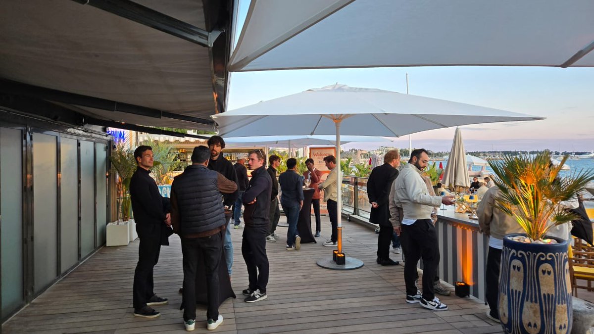 Latitude.sh tweet media