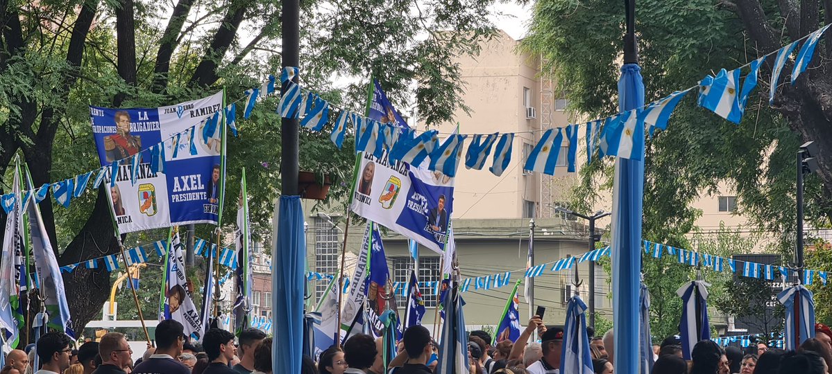 Una vergüenza el acto de las Malvinas en la plaza de San Justo. Acto K... Larvas apestosas.