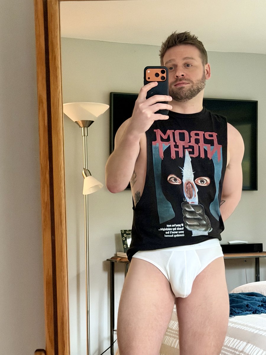 Alex Wayne tweet media