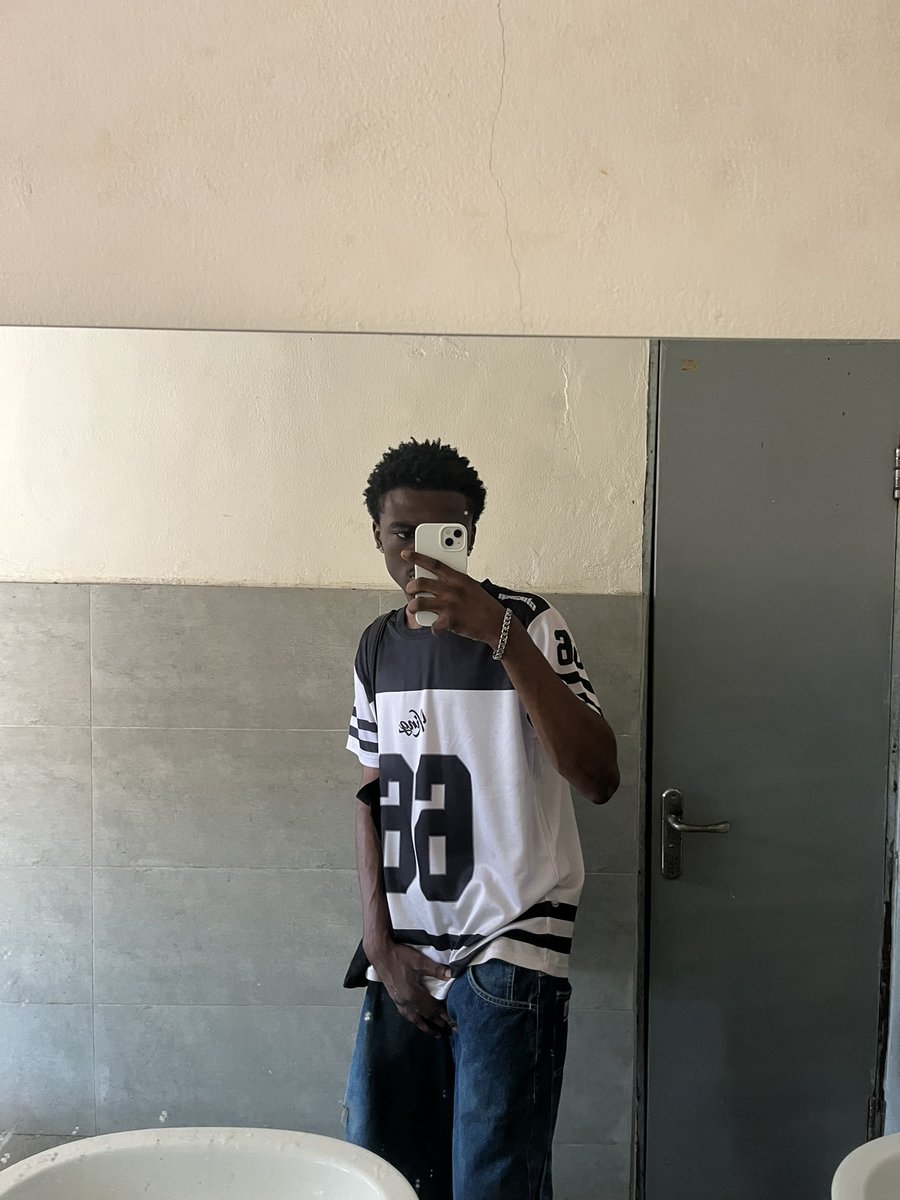 Blackboy_jessee's tweet photo. @Zttwshop about to rig it🫩 https://t.co/J9QTMmSHAe