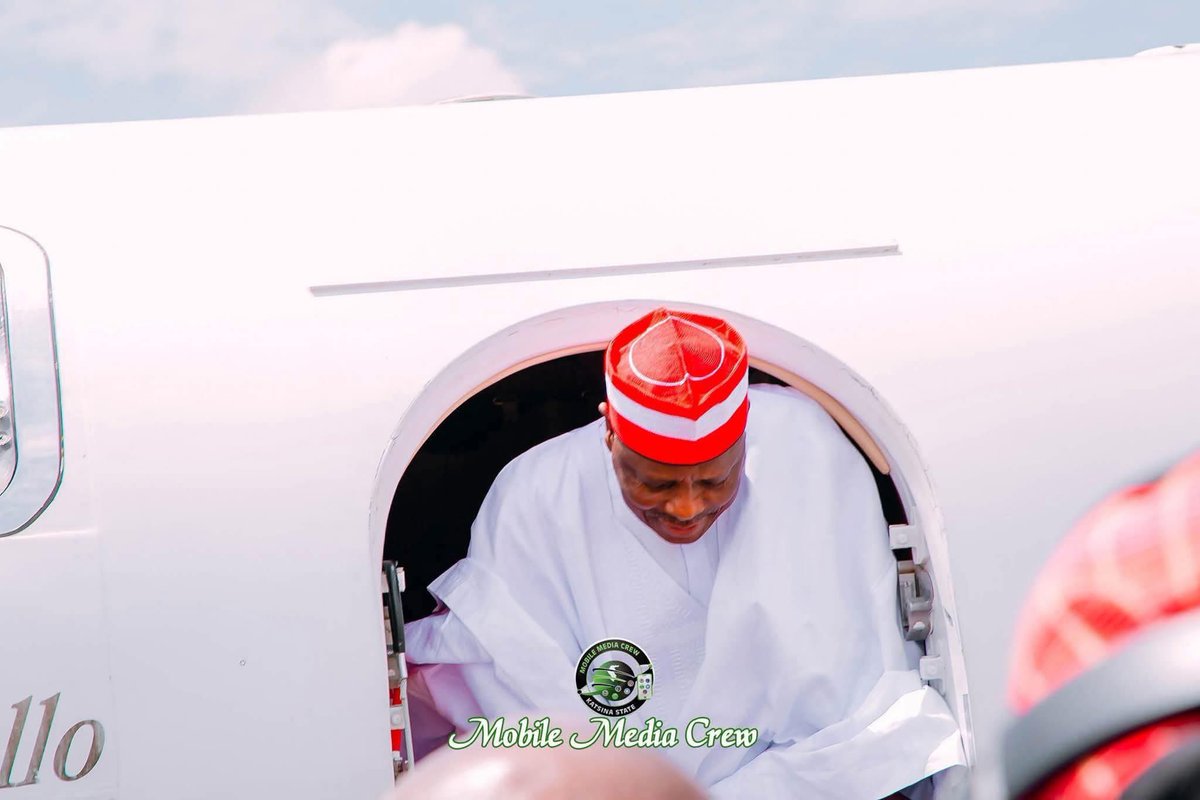 HananColections's tweet photo. The father that fathered their fatherssssssssss uba ga kowa yan APC, PDP, DVD, HYPO, CNN, BBC da kowaneh party ma!!! Ga ubanku 😍😍❤️❤️❤️❤️ https://t.co/Rv16BxRFda