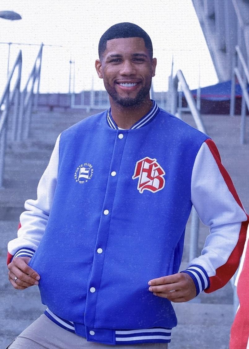 Acho o monograma dessa jaqueta aqui do Bahia lindo