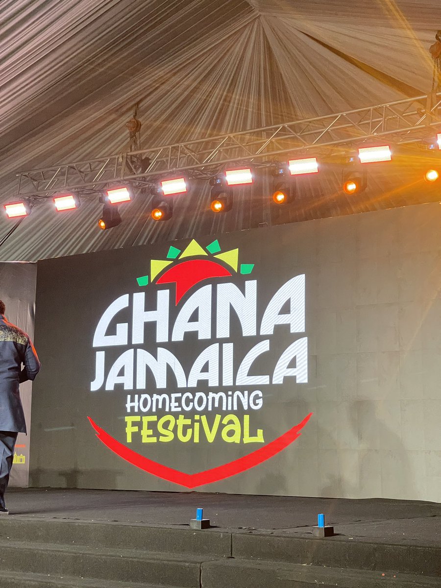 Lali X Lola tweet media