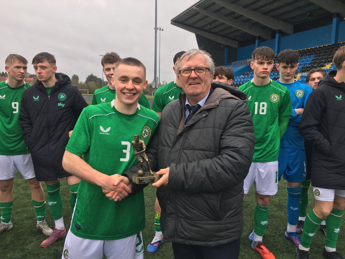 faischools's tweet photo. @DublinGazette @TheEchoOnline @thecontel @gbfmsports @oceanfmsport @donegalsport @WaterfordNS @NenaghGuardian @kerryman_ie @mayonewssport @AthloneTownAFC @stmunchins @StColumbasStran @CollegeMerlin @BlackrockColl 💫 PLAYER OF THE MATCH

👊 A solid performance from the youngster this afterword &amp; covered some ground around the park 👏 

👉 Rowan McGroarty  🏫@Loreto_Milford
 
🛡 SAFIB #CentenaryShield https://t.co/HDlkmFBni3