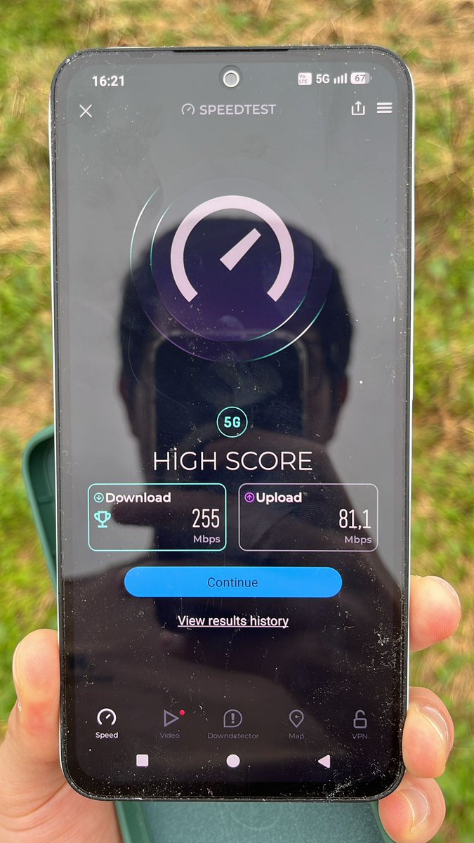 aeminkyr's tweet photo. @VodafoneTR @VodafoneDestek ülke geneli Vodofone 5G hız rekoru kırmış olabilirim, hem de yaylada. https://t.co/zcRJT5anee