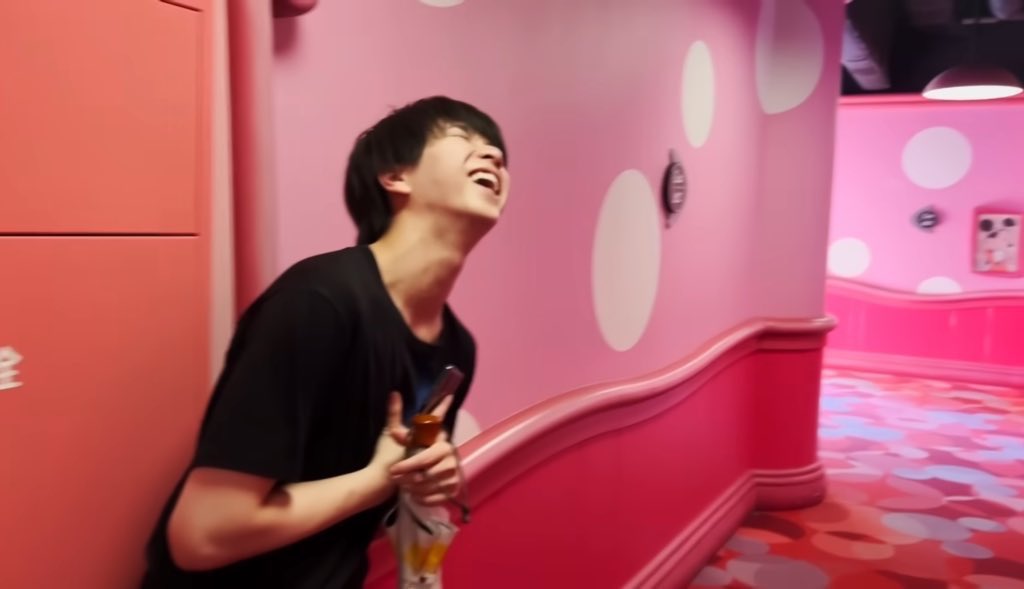 はらぺこあおむし tweet media