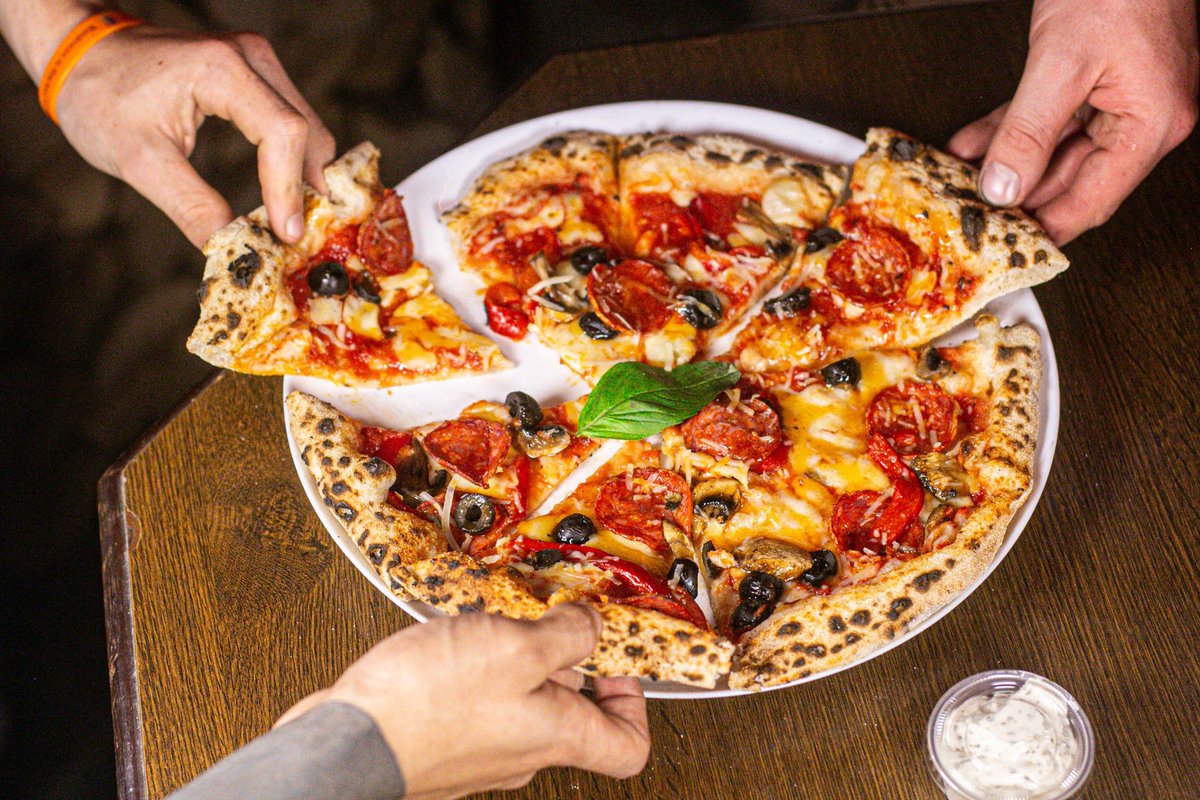 MorrisBarDublin's tweet photo. Pizza & Pint €16 before 6pm followed by our #new pop up Gaeltacht 8pm with Muraed Hughes #Gaeltacht #Thursday #TalbotSt #DublinCity https://t.co/7YPyzxYBLu
