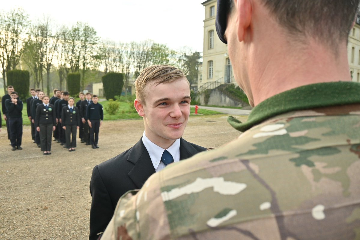 Lycée Militaire de Saint-Cyr tweet media