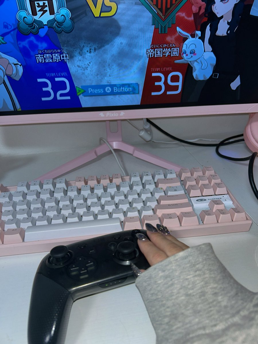 GTm6l's tweet photo. ネイルしてるとゲーム中も可愛くて
テンション上がる https://t.co/He3JEHjFbX