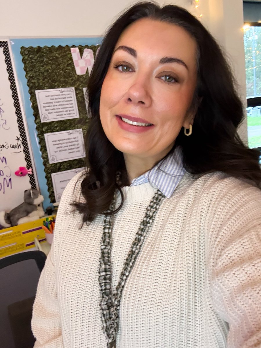 Tracy 🍎✏️🌊🌲 tweet media