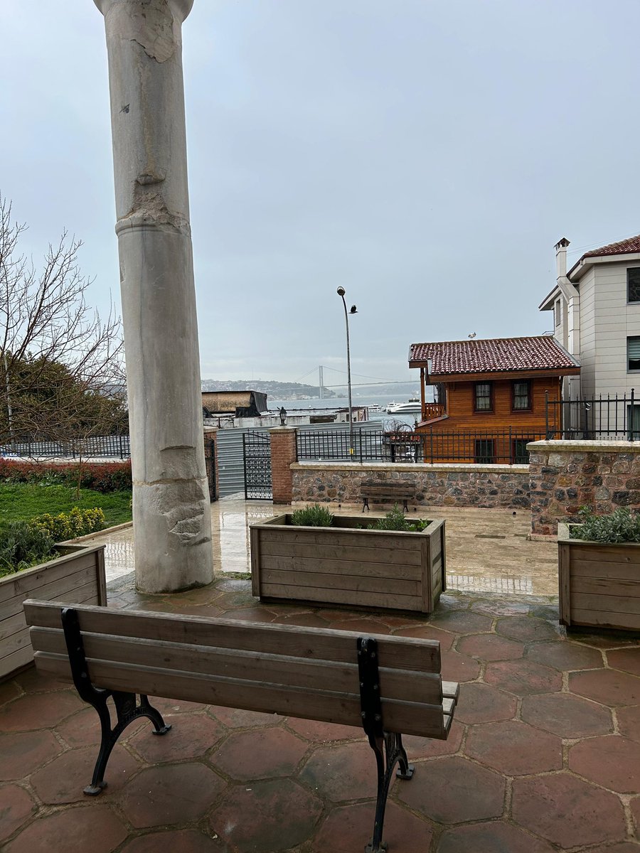 cibutifatihi's tweet photo. İstanbulun açık ara en iyi manzaralı overthink bankı budur https://t.co/dq5mdgiwJt
