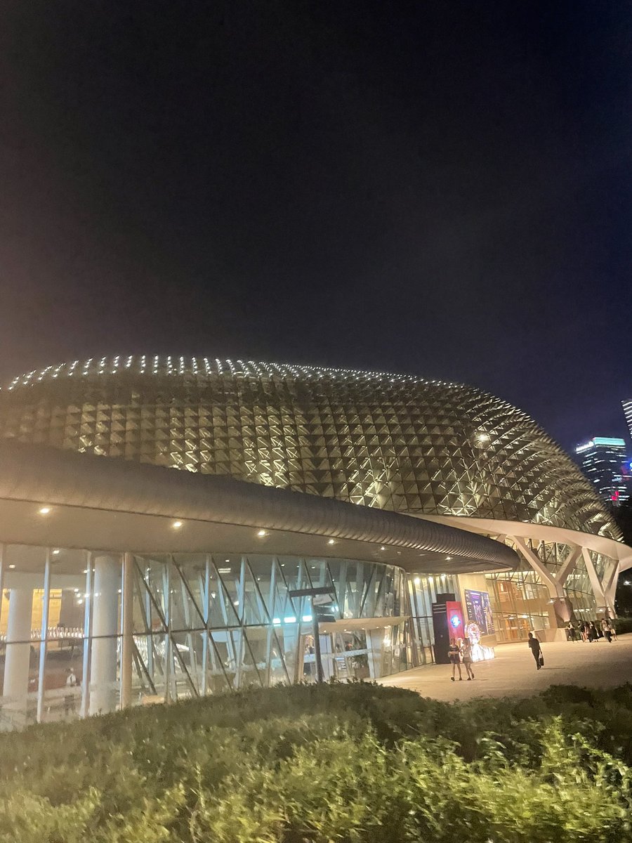 miiki_ty's tweet photo. in Singapore💓🇸🇬
『世界の終りとハードボイルドワンダーランド』
明日よりシンガポール公演開幕です！
よろしくお願いします！

#世界の終りとハードボイルドワンダーランド舞台 https://t.co/StvzY294DR