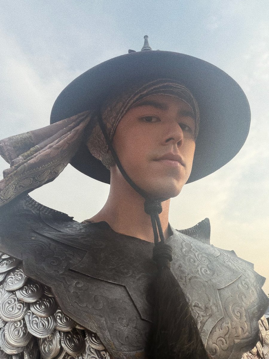 Nine Naphat tweet media