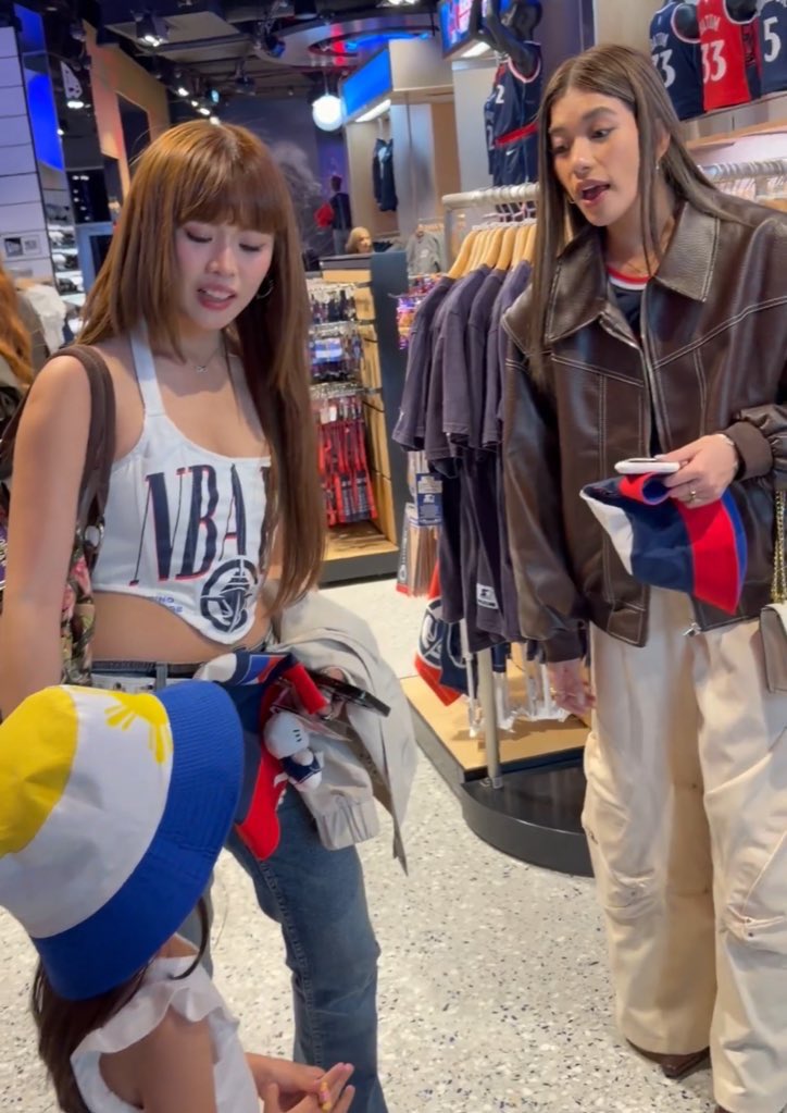 ‎‎aj tweet media