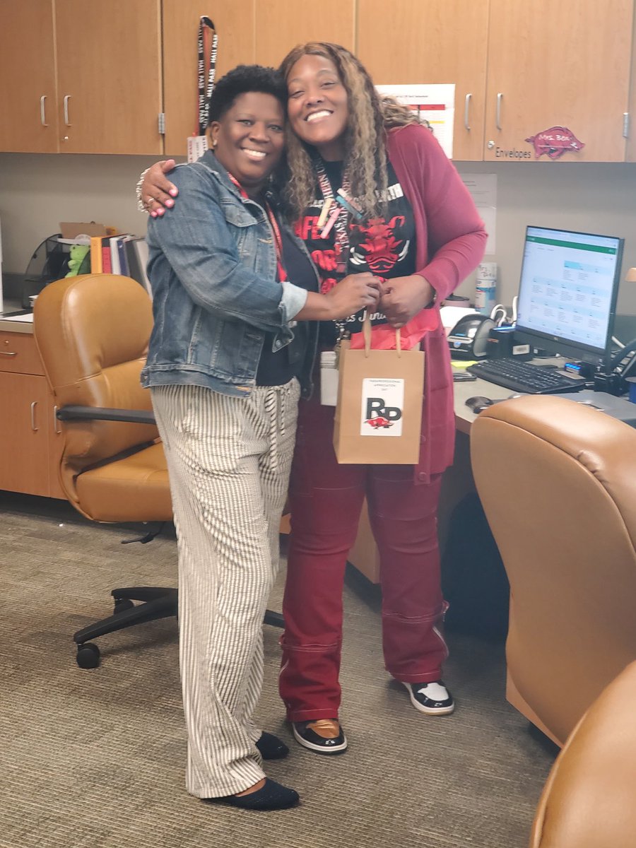 Rodeo Palms Jr. High tweet media