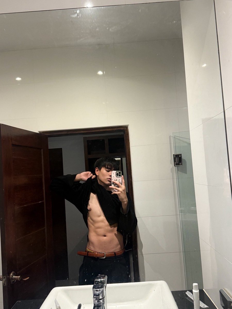 UltimateTroop tweet media