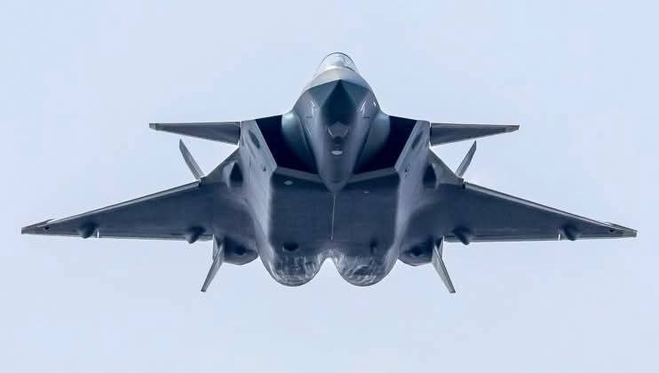 Hawk's Eye tweet media