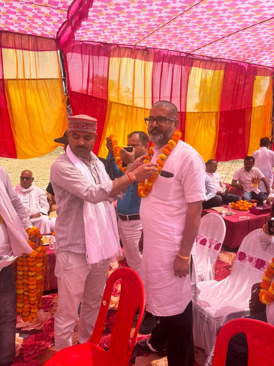 #सोनभद्र 

  आज विधानसभा घोरावल के विशरेखी माध्यमिक विद्यालय में वार्षिकोत्सव एवं शिक्षक सम्मान कार्यक्रम में जिलाध्यक्ष श्रीकांत त्रिपाठी जी बतौर विशिष्ट अतिथि रालोद के अन्य पदाधिकारियों के साथ उपस्थित हुए।। 

#राष्ट्रीय_लोक_दल_सोनभद्र

<a href="/jayantrld/">Jayant Singh</a> 
<a href="/MalikBirpal/">Birpal Malik</a> 
<a href="/AnilKumarMZN/">ANIL KUMAR</a>