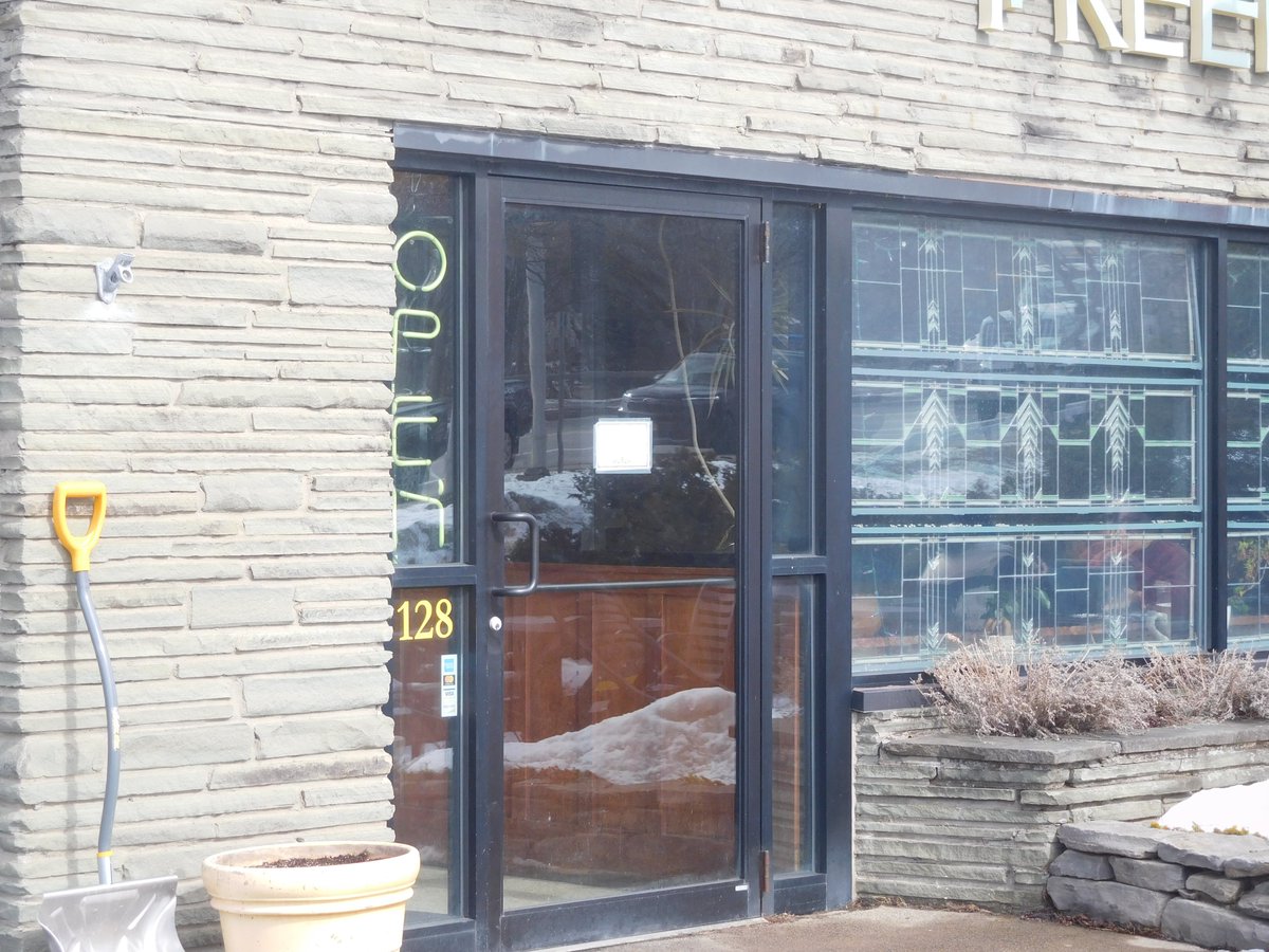 onondagacomdev's tweet photo. Even small projects like this one for Freedom of Espresso in the Village of Fayetteville are impactful as part of @OnondagaCounty @CEJRyanMcMahon's Main Street program. https://t.co/q9hGPzgq8Q