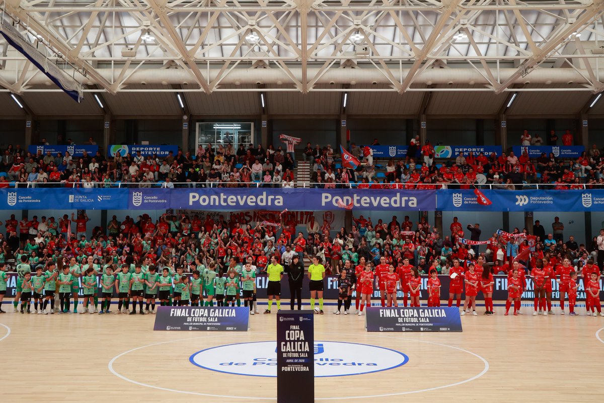 FutsalRFGF's tweet photo. 😍 𝐆𝐑𝐀𝐙𝐀𝐒 @Pontevedrate.

𝐹𝑜𝑖 𝑚𝑎́𝑥𝑖𝑐𝑜.

#CopaGalicia | #CastroPoio | #ParruloNoia https://t.co/lOEZCubeQ4