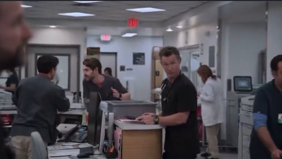 johnny 🗡️ @transpittweek tweet media