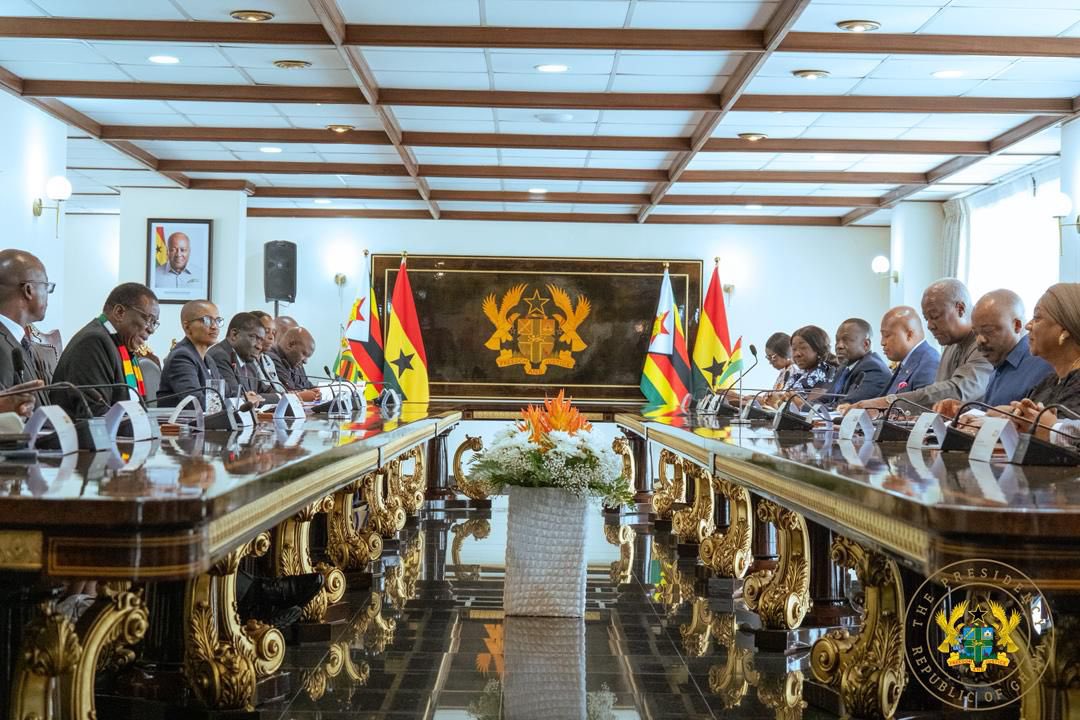 GTV_Ghana's tweet image. In pictures:

Ghana and Zimbabwe sign multiple Memoranda of Understanding to strengthen cooperation in key sectors, including trade, agriculture, energy, and tourism.

#PhotoHighlights
#MOU