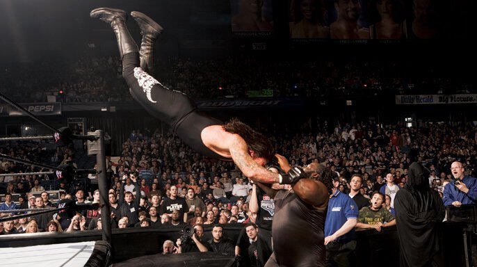 121875Raywwe's tweet image. @undertaker Faced off With @TheMarkHenry 20 Years Ago Today At #WrestleMania 22