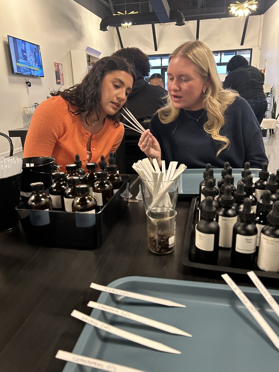 Mother of Pearls tweet media