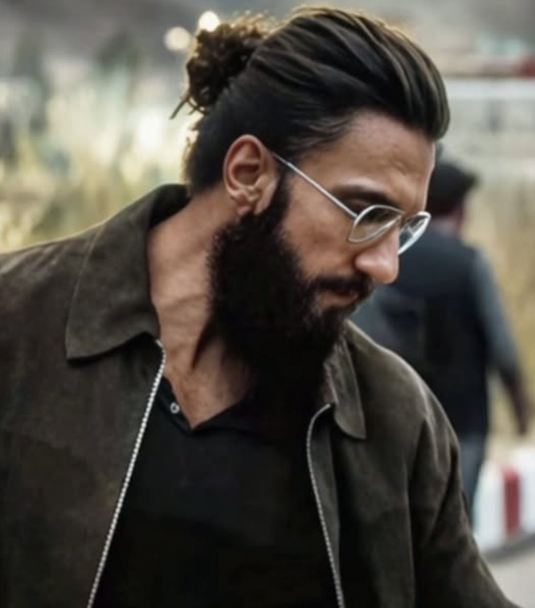 m 🕵🏻♀️ tweet media