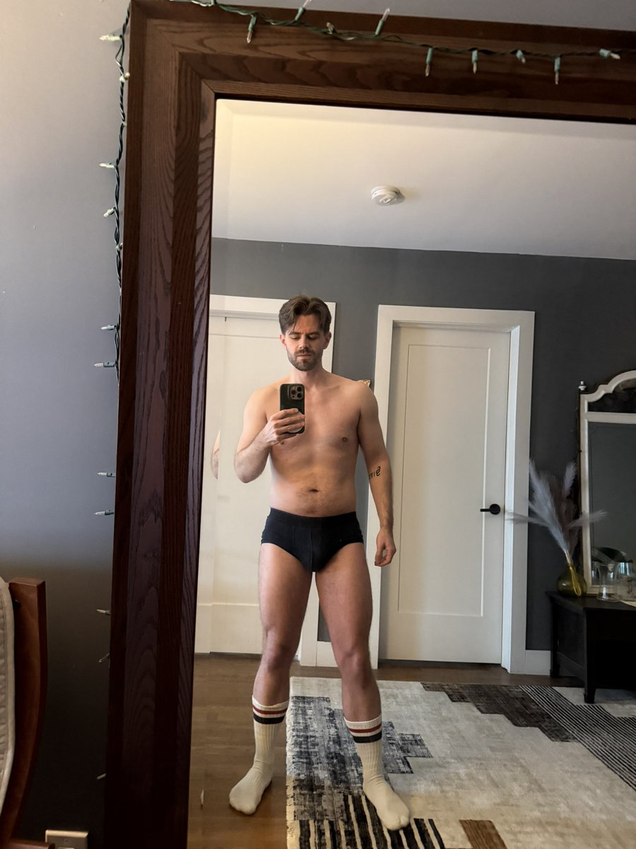 MrsFishVEVO tweet media