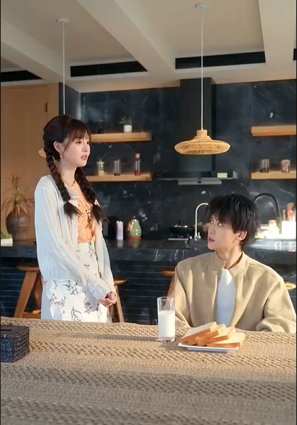 03Debbie13662's tweet photo. Just when he’s at his lowest, the heroine enters his life like a ray of light. Her presence changes everything. #shortdramacompletecollection #mainlandshortdrama #shortdrama. https://t.co/xypLn4cIkX https://t.co/5CBc2oF4JA