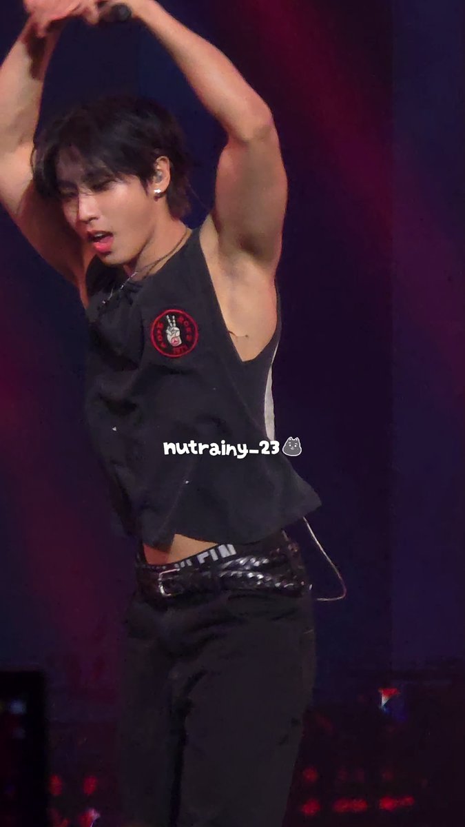 nutrainy_23's tweet photo. Favorite capture from House Fairy week, Jisung is such a pretty dainty baby 🐹♡
(+he's also super hot 🥵)
290326 #SKZ_6TH_FANMEETING
#STAY_in_Our_Little_House #HAN #Hanjisung https://t.co/W84XcmyVp0