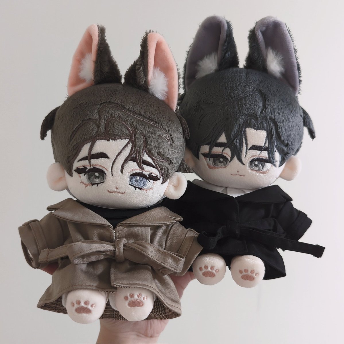 k05_jocelyn's tweet photo. 我怎麼可能沒有配成套ㄋ！
兔兔也有風衣嘿嘿嘿 https://t.co/OvcknaM3Gk
