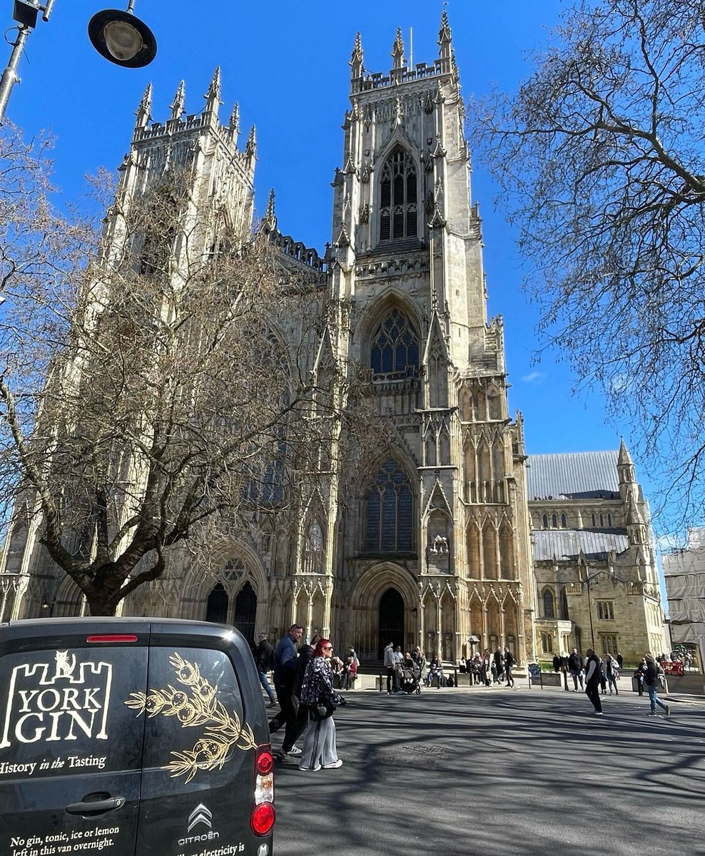 yorkgin's tweet image. Quite a nice day in York for delivering gin. 🥰 😎🍸

@VisitYork @York_Minster 

#york #gin #yorkminster