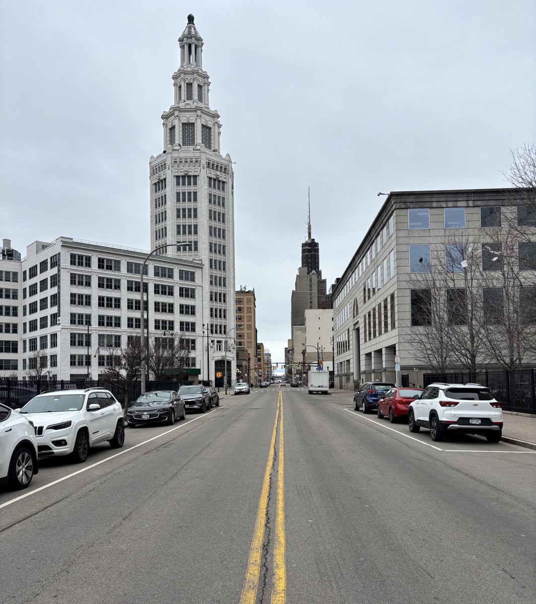 The Charging Buffalo tweet media