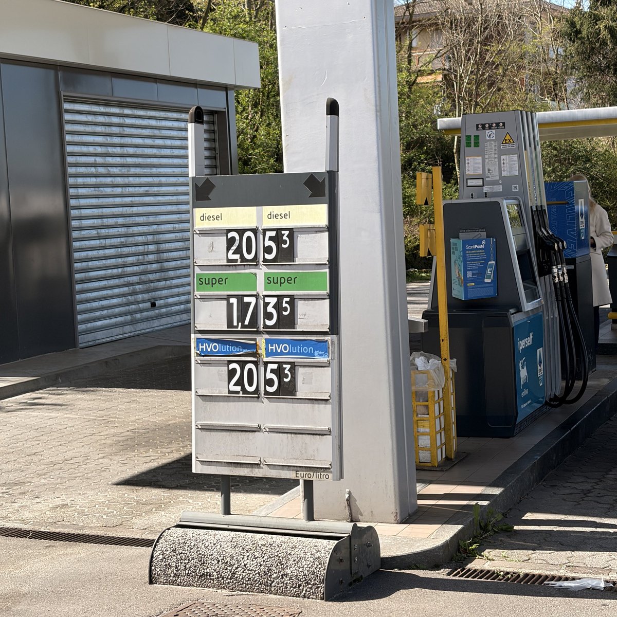 andreas  tweet media