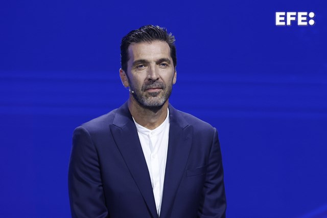 Dimite Buffon como jefe de delegación de la selección italiana de fútbol.

efe.com/deportes/2026-…