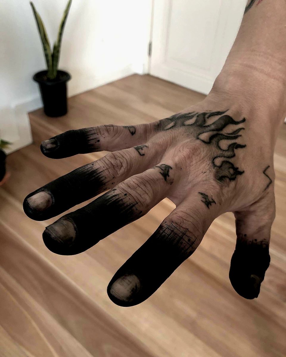 𝑹𝒐𝒏𝒊𝒙. tweet media