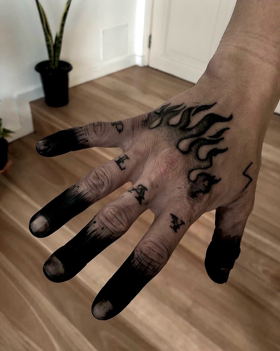 𝑹𝒐𝒏𝒊𝒙. tweet media