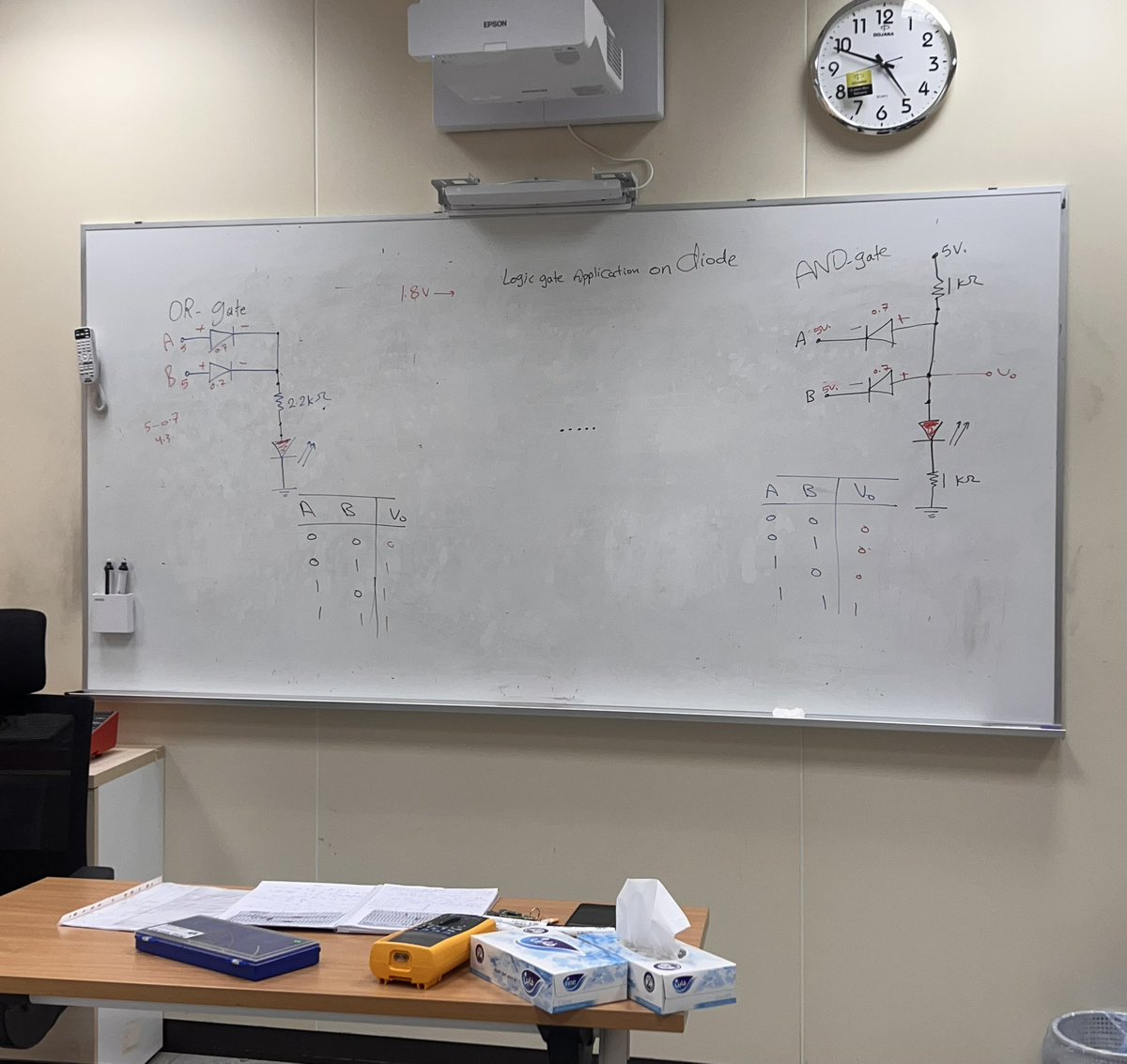 حُــور tweet media