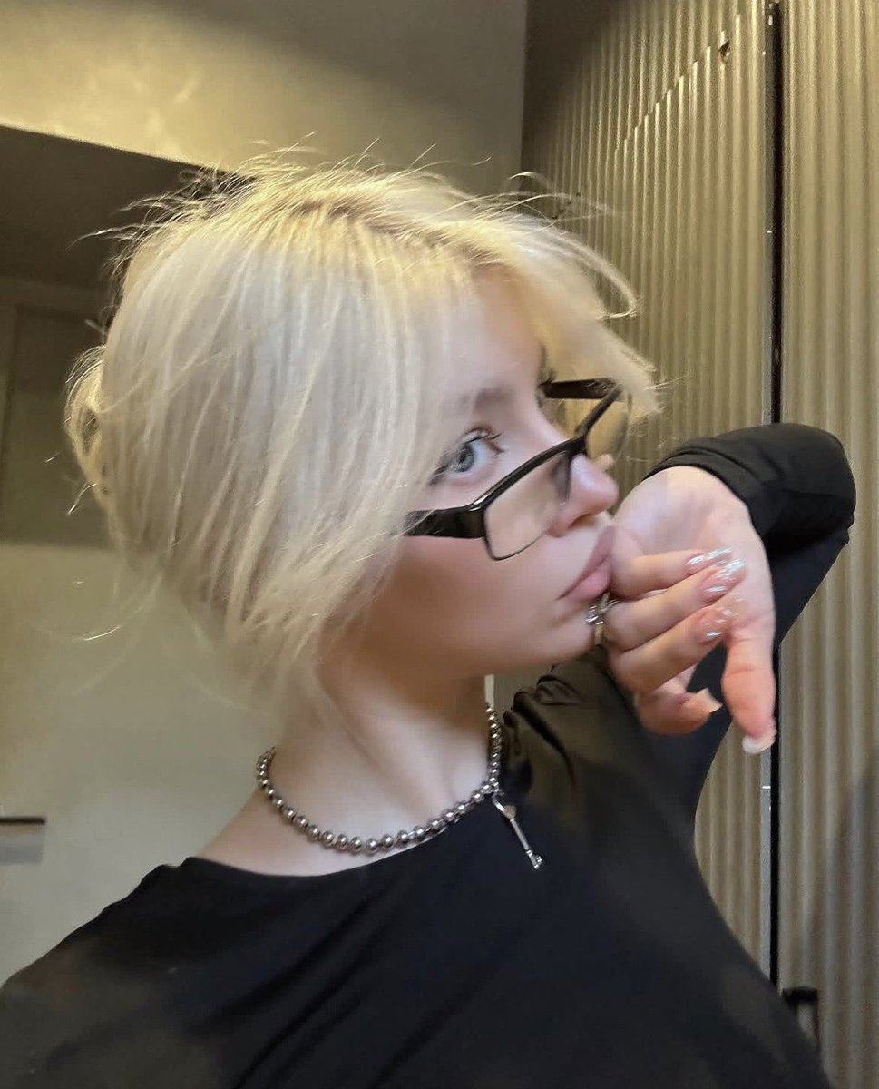 𝖼𝗅𝖺𝗂𝗋𝖾 🧸ྀི (tink’s version) tweet media