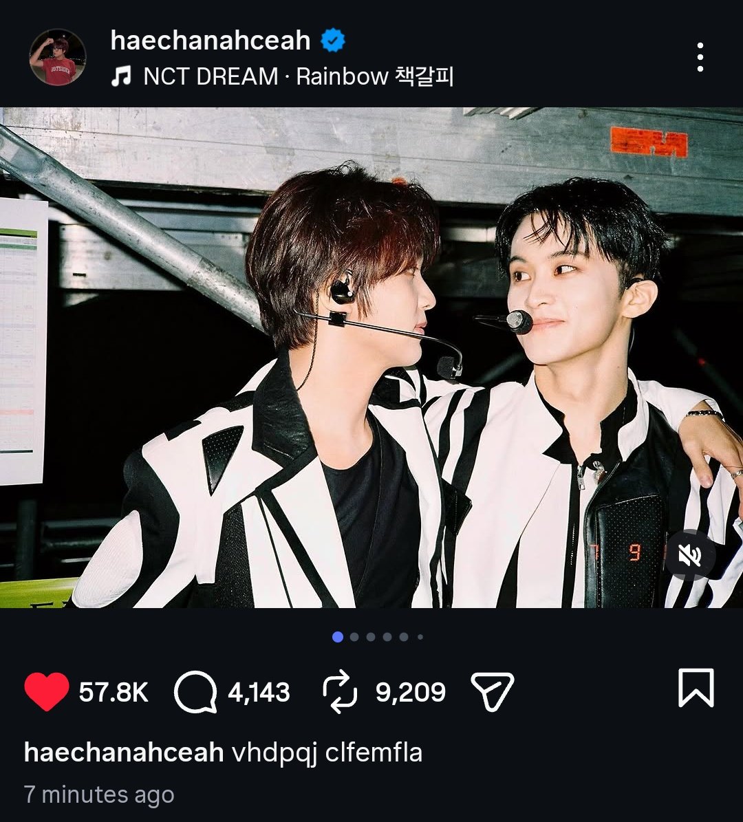 ѕιиεfℓσωεя ϟ нοℓο²'²⁷ tweet media