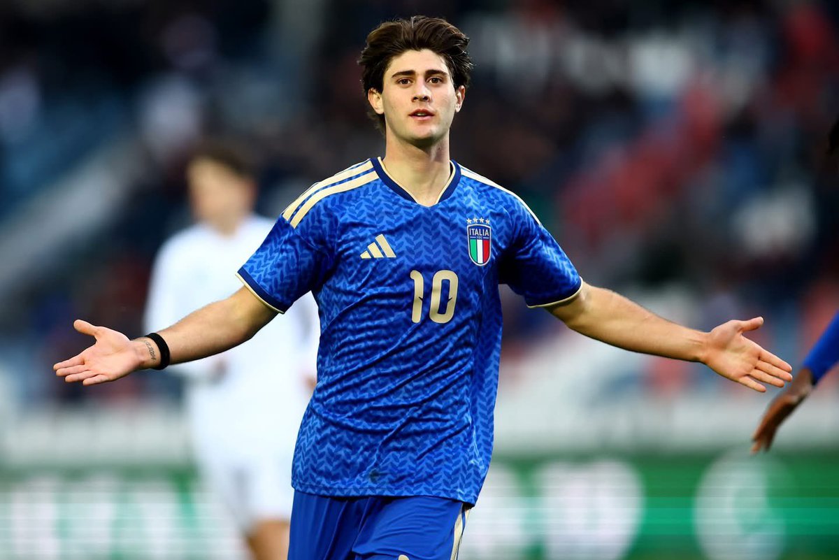 Alejandro tweet media