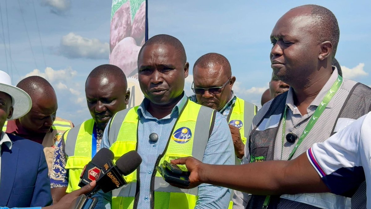 gladyswanga's tweet photo. Great news for residents, visitors, and tourists!

After an eight-month hiatus for expansion and upgrades, the Kabunde Airstrip is now fully operational, with Renegade Air resuming flights. Passengers can now fly directly between Nairobi City and Homa Bay three times a week i.e every Monday, Friday, and Sunday.

#ExperienceHomaBay