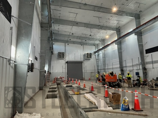 One slope or two? 

Drainage efficiency, valuable access to interior height, and overall aesthetic may all influence selecting a #singleslope roof for your #steelbuilding. 

#TeamSteelsmith