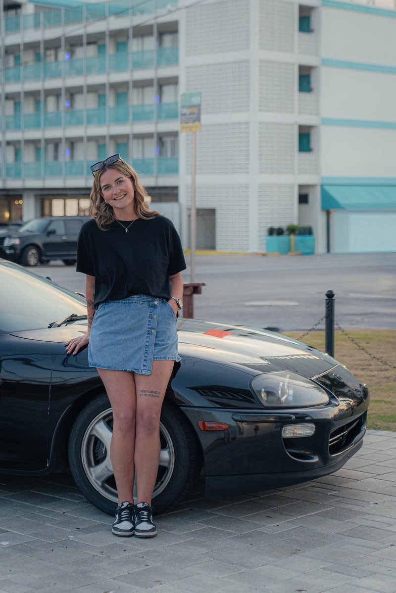 MissAbsurd tweet media