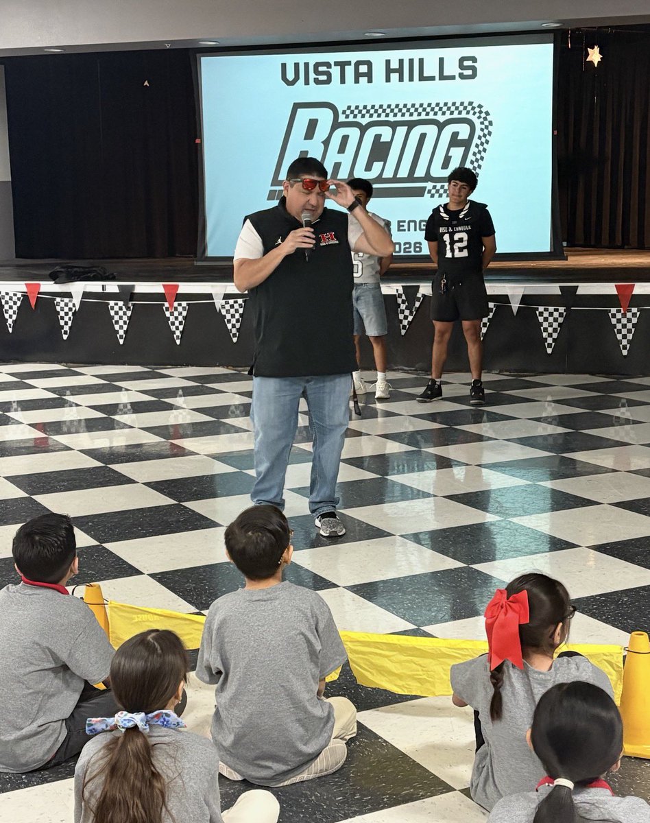 Coach_Veliz's tweet photo. Great morning at @VHESCrusaders. @jordan12morales @ale_x0608 and myself just got done firing up the Crusaders. These kids are going to crush the STAAR!! Thank you to @KarinaQSalgado for having us. #RiseAndConquer #HanksCommunity

@JMHanksHigh @HanksGutierrez @HanksAthletics @YISDAthletics1 @YsletaISD