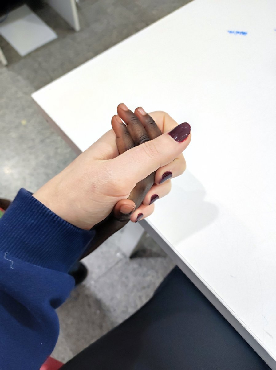 Iwilllovve's tweet image. Ben onun elini tuttum, o benim kalbime dokundu. 

#çad